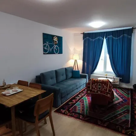 Snjezna Pahuljica - Free Garage Bjelašnica