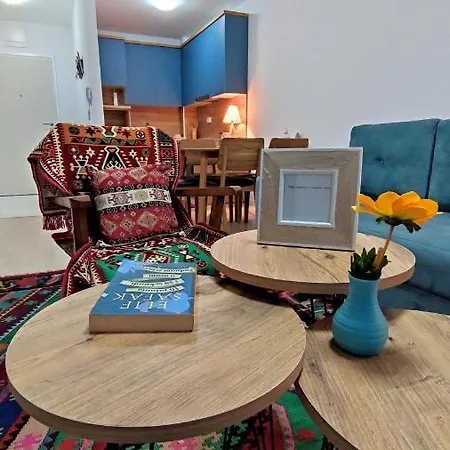 Snjezna Pahuljica - Free Garage