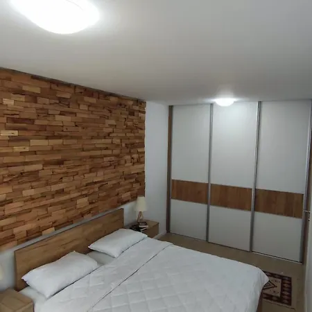 Snjezna Pahuljica - Free Garage *