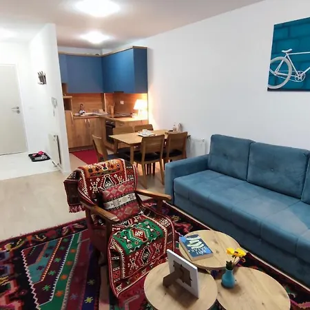 Apartment Snjezna Pahuljica - Free Garage